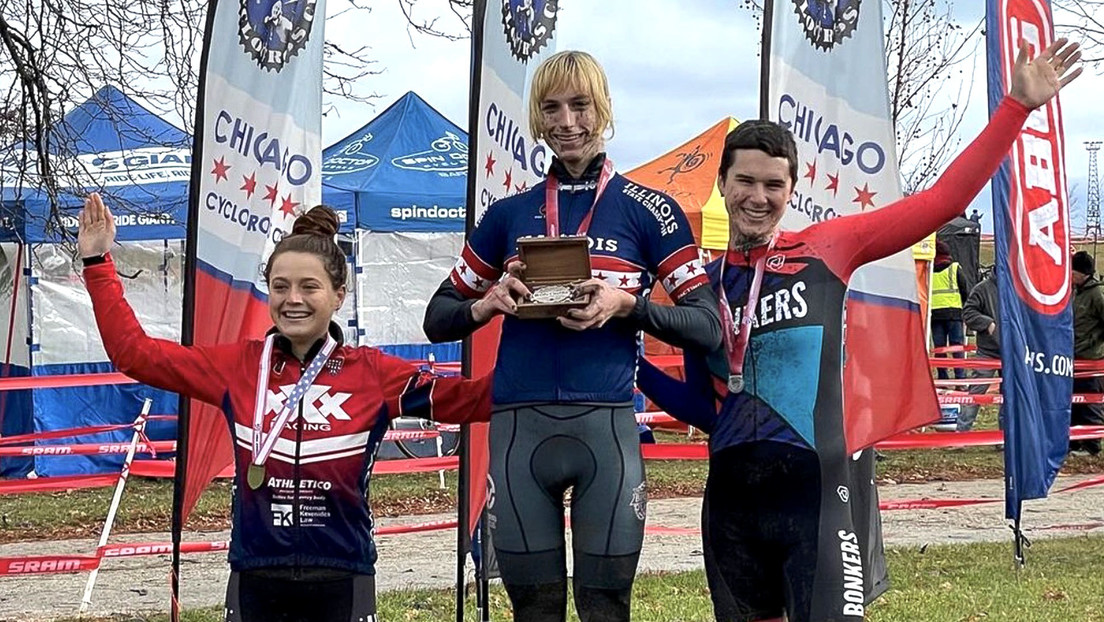 Dos mujeres transgénero ganan los primeros puestos del campeonato femenino de ciclismo de Illinois