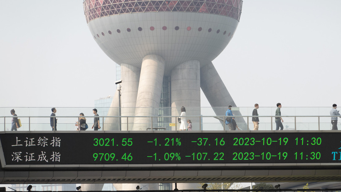 China está "decepcionada" por la decisión de Moody's de rebajar su perspectiva de crédito