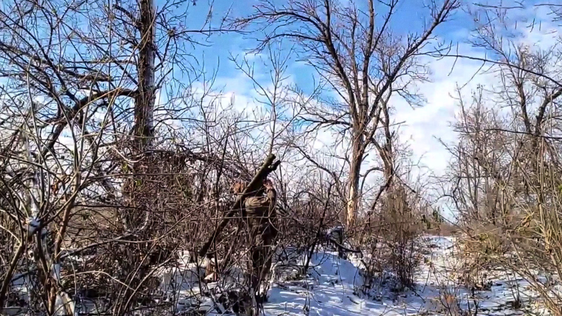 VIDEO: Militares rusos 'cazan' drones de reconocimiento ucranianos