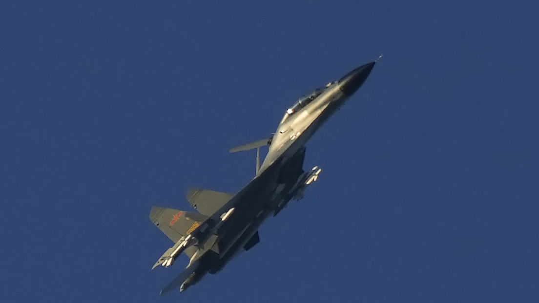 Reuters: Taiwán reporta inusual actividad militar nocturna de aviones de Pekín