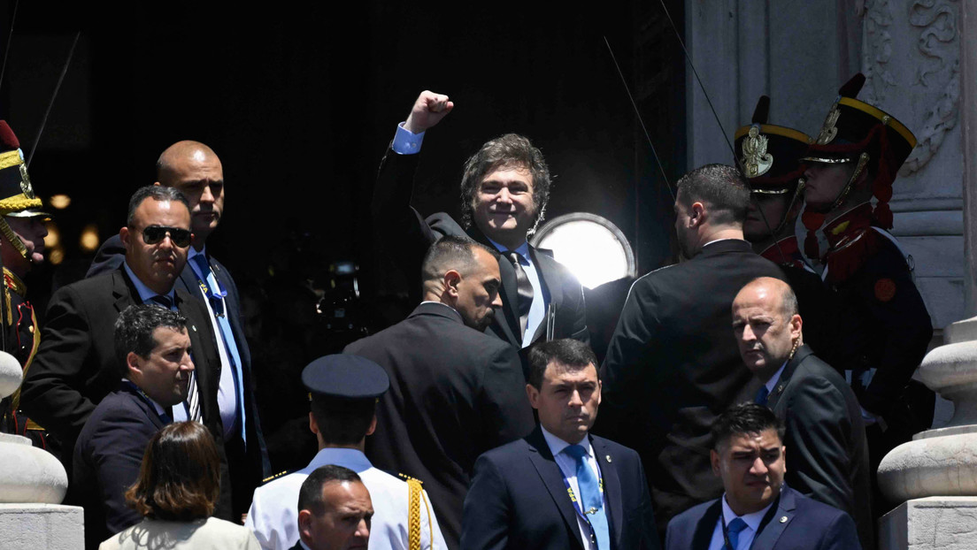 "Lamentablemente, no hay plata": Milei anuncia duro ajuste fiscal sin 'paños calientes' en Argentina