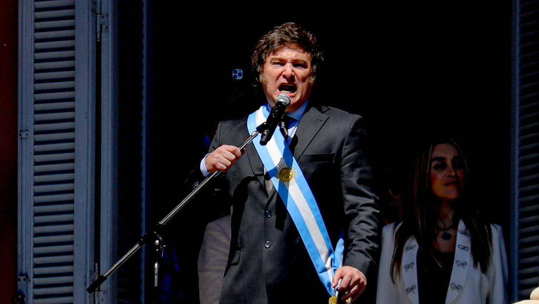 Los 5 datos falsos o engañosos que dio Javier Milei durante su investidura en Argentina