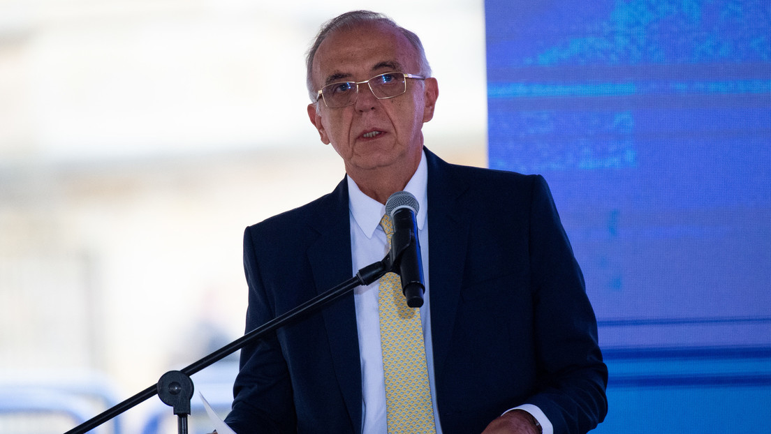 Ministro de Defensa de Colombia pide "demostraciones" a disidencias de FARC sobre el fin de los secuestros