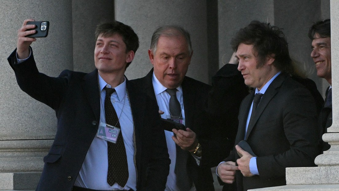 Tatuajes de la 'mafia rusa' y discreción mediática: qué sabemos del asesor estrella de Milei