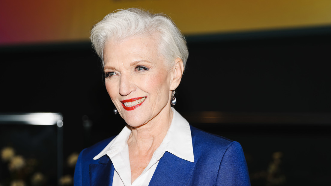 La madre de Musk acusa a Biden de detener los planes de su hijo para "hacer del mundo un lugar mejor"