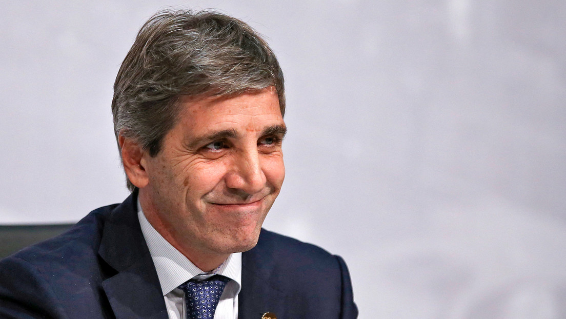 Ministro de Economía argentino ratifica que habrá privatización de empresas estatales "en corto plazo"