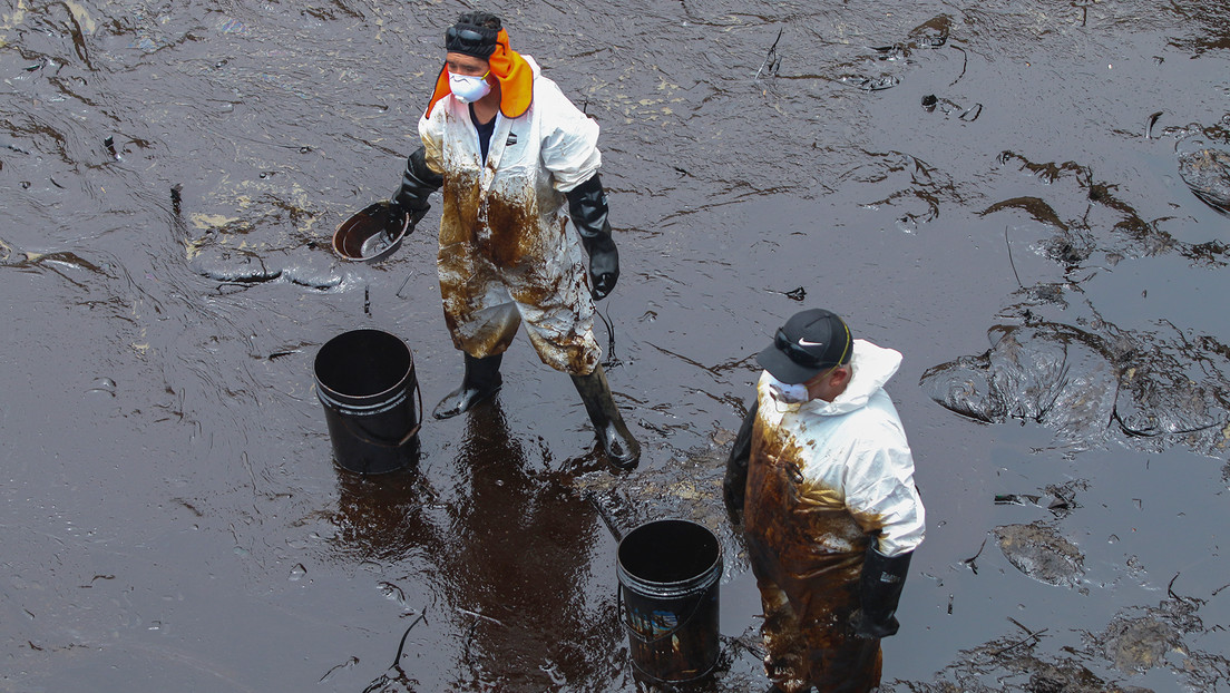 Víctimas del derrame de crudo en Perú presentarán una demanda millonaria contra Repsol ante La Haya