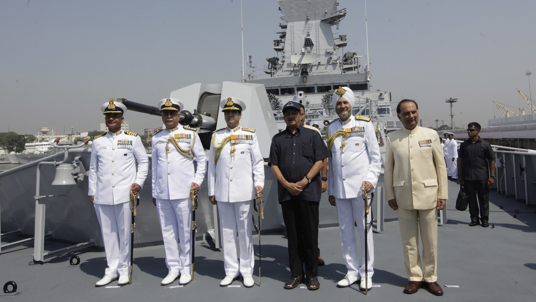 India despliega un segundo destructor en el golfo de Adén por amenaza de piratas