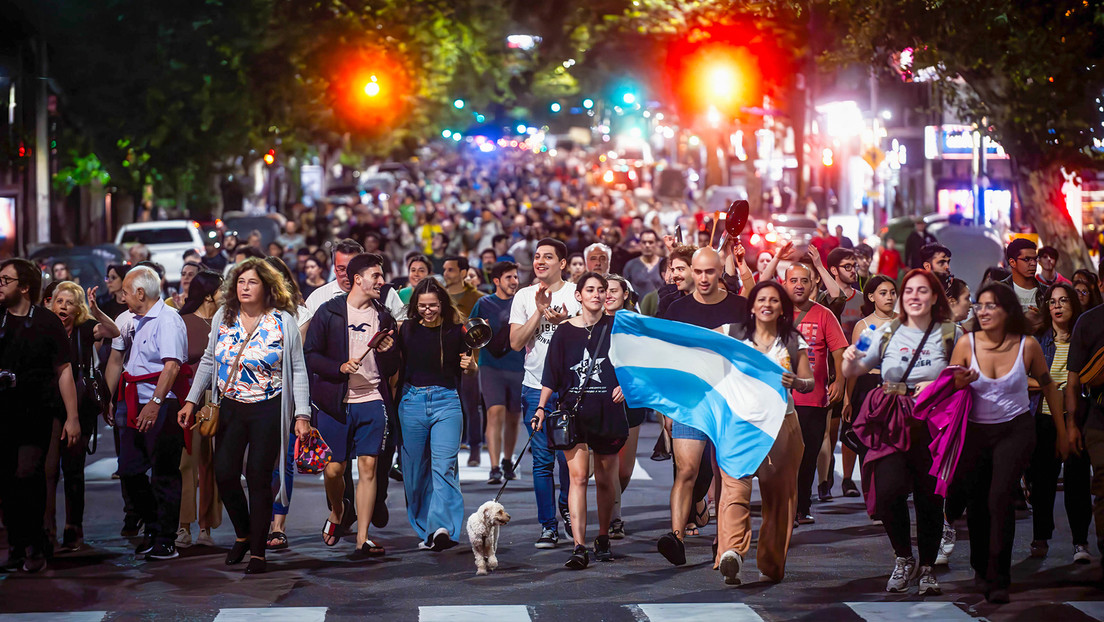 Gobierno de Milei cobrará 75.000 dólares a los organizadores de la marcha contra el ajuste en Argentina