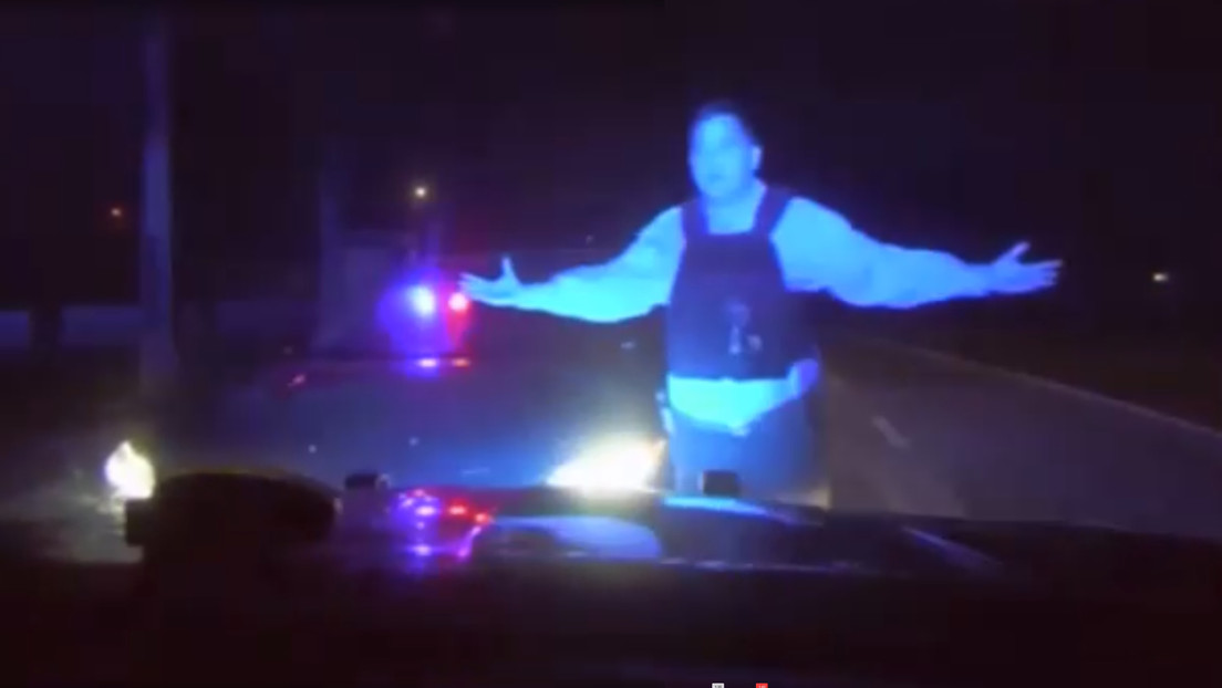 VIDEO: Un policía de EE.UU. detiene por error el coche de un compañero al confundirlo con un sospechoso