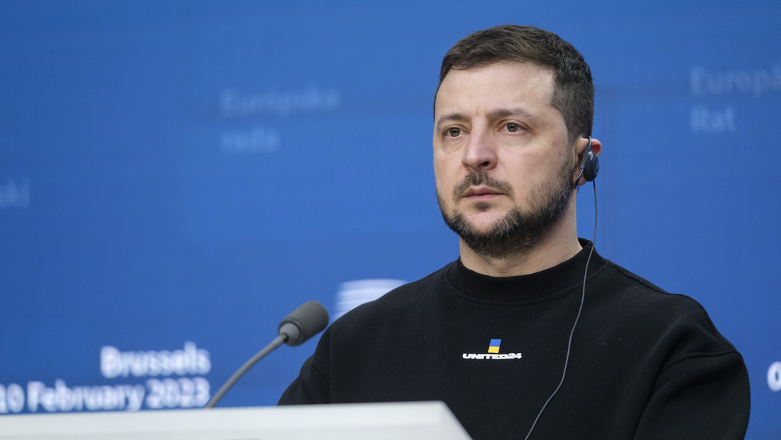 Se viraliza un video en el que Zelenski asevera que "no obligarán a palos" a servir en el Ejército