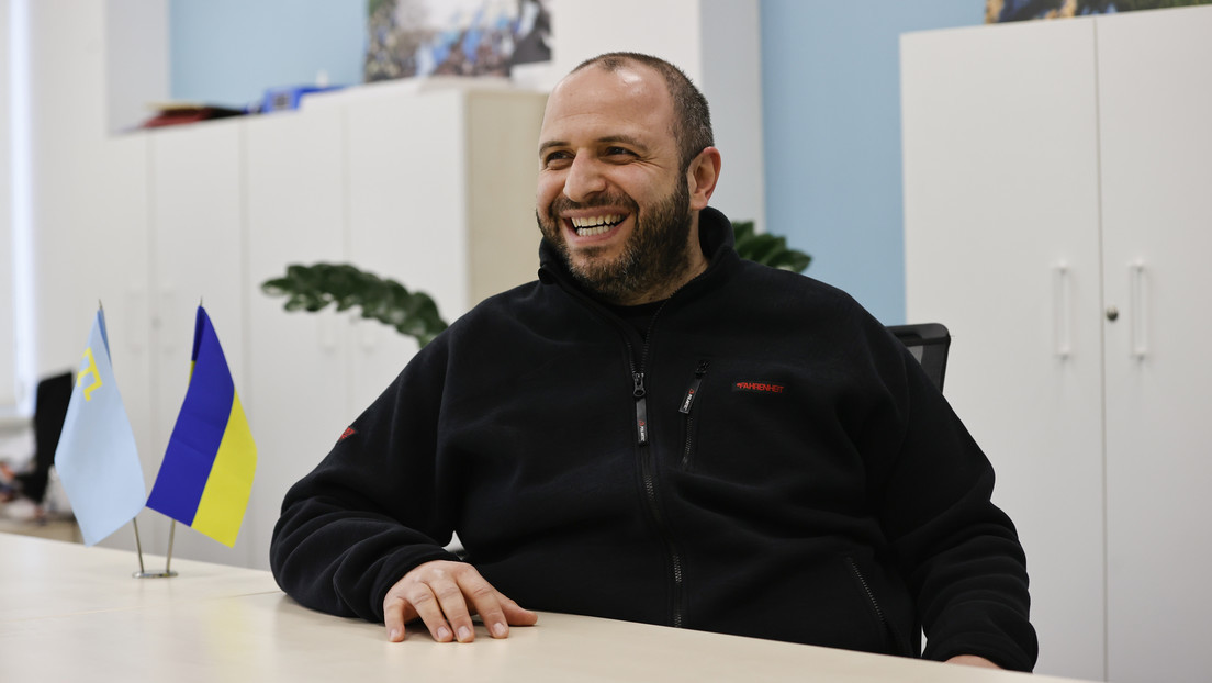 Hacen una pregunta incómoda al ministro de Defensa ucraniano y sus colegas se lo llevan de la sala