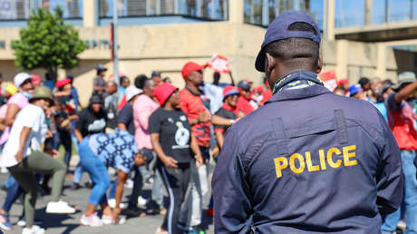 Turba quema vivos a 7 jóvenes en Sudáfrica en un presunto caso de ajusticiamiento de criminales