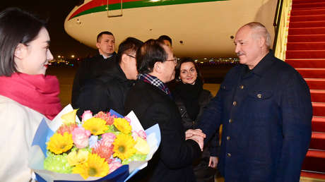 Conversaciones de cuatro horas, manzanas y un partido de hockey: así fue la visita de Lukashenko a Pekín