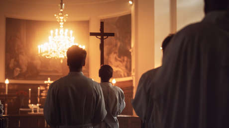 El 'hombre más guapo de Italia' deja el modelaje para convertirse en sacerdote