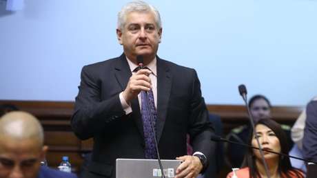 "Todas se ponen sostenes con relleno": Denuncian a congresista en Perú por comentarios misóginos en sesión