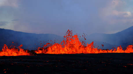 La erupción de un volcán en Islandia causa una evacuación masiva (FOTOS, VIDEOS)