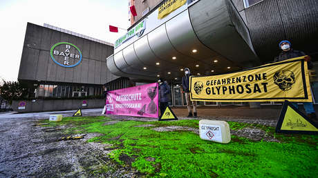 Ordenan a Monsanto pagar 857 millones de dólares a exalumnos de un colegio por fugas tóxicas