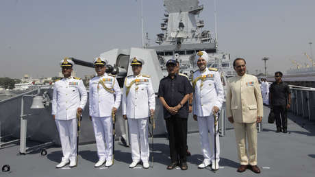 India despliega un segundo destructor en el golfo de Adén por amenaza de piratas