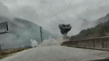 Un equipo periodístico sobrevive a un ataque israelí contra el sur del Líbano (VIDEO)