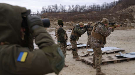 Zaluzhny desmiente a Zelenski y niega que la cúpula militar pida movilizar a 500.000 personas