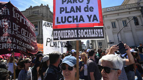 "No somos la casta": centrales obreras de Argentina marchan masivamente contra el decreto de Milei