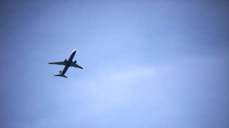 Un argelino logra volar hasta Francia en el tren de aterrizaje de un avión