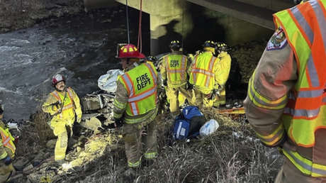 Rescatan en EE.UU. a un hombre que quedó atrapado por 6 días en su camión tras caer a un arrollo