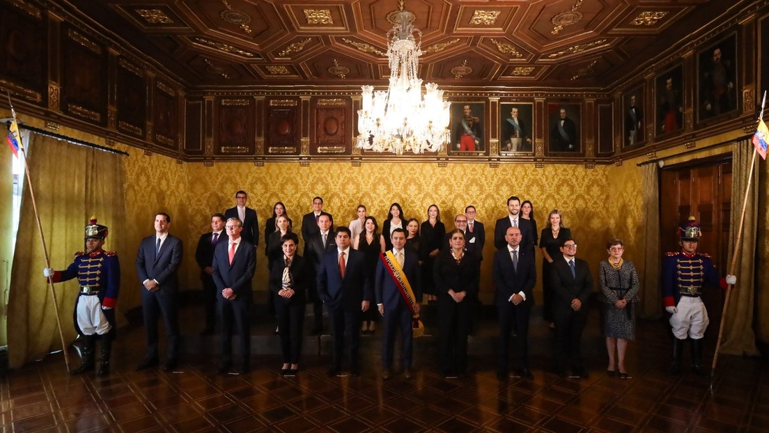 "Se está evaluando por sector": Gobierno de Ecuador anuncia despidos de funcionarios públicos