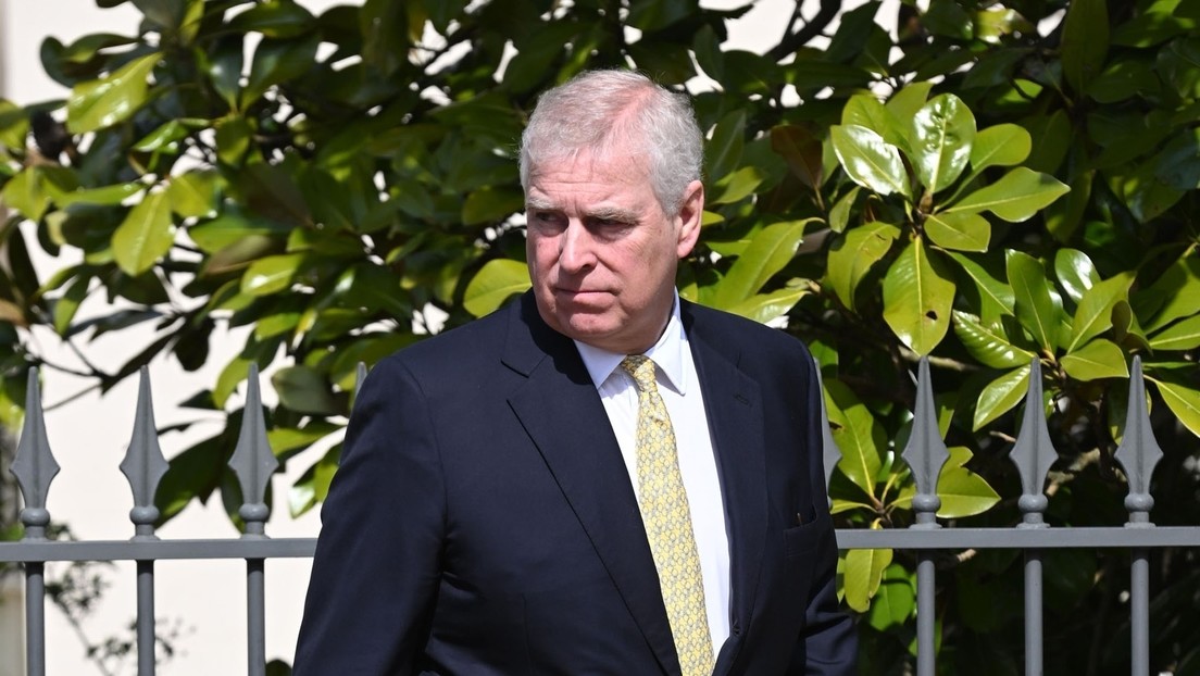 Instan al príncipe Andrés a declarar bajo juramento sobre su papel en el caso Epstein