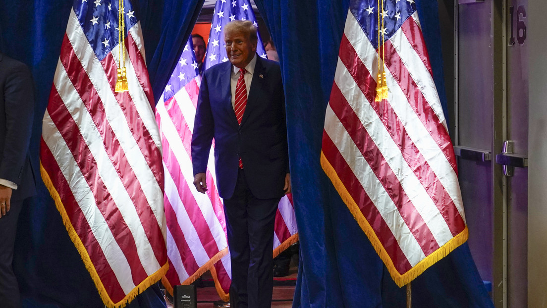 Trump llama "rehenes" a los condenados por participar en el asalto al Capitolio