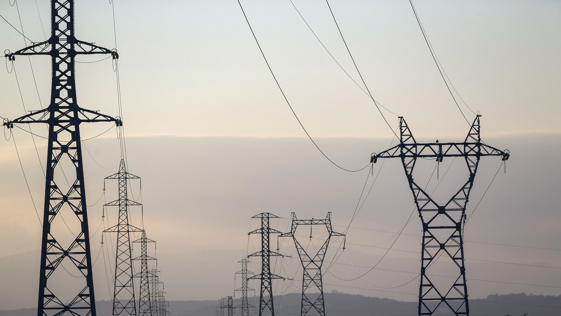 Asamblea de Ecuador aprueba una ley energética que busca eliminar los apagones