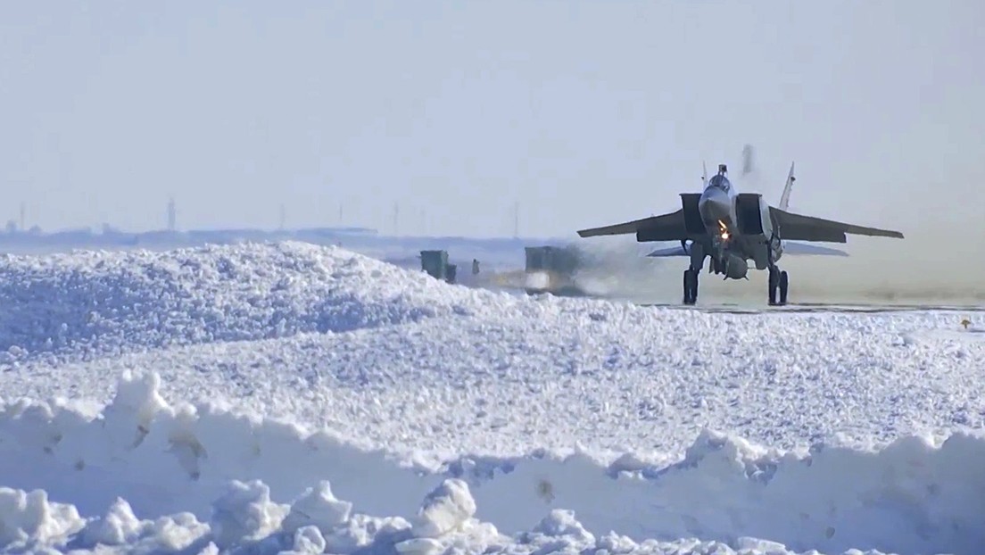 Rusia ataca instalaciones del complejo militar-industrial ucraniano con armas hipersónicas