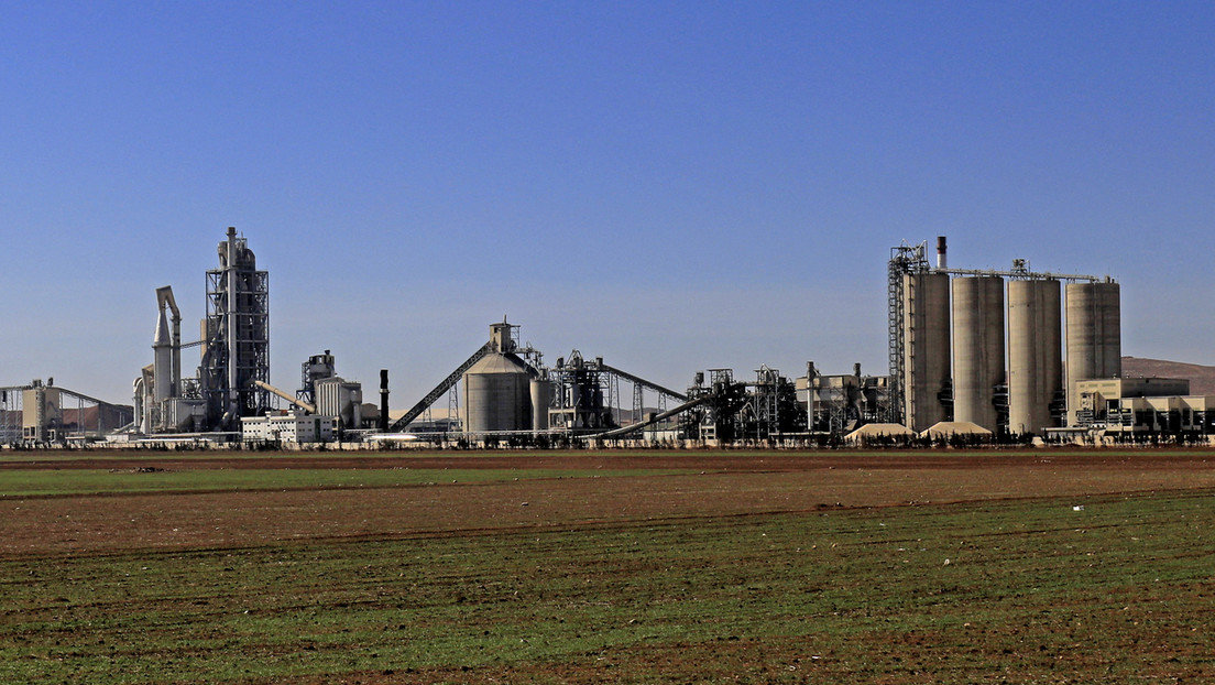 Drones turcos atacan la cementera francesa Lafarge en Siria (VIDEO)