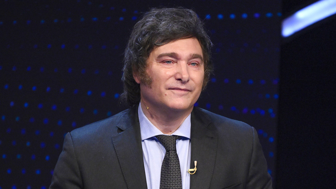 Milei embarca el discurso 'libertario' y su receta de shock en Argentina para participar en Davos