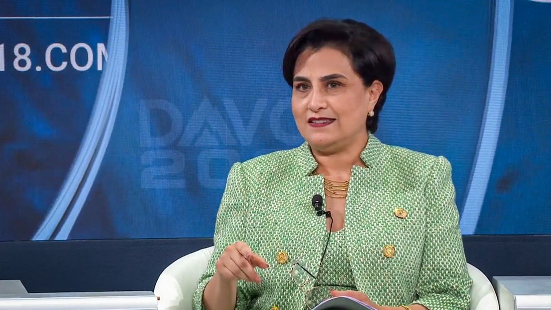 "Se llegó a paralizar el país": La canciller de Ecuador describe en Davos la crisis que vive la nación