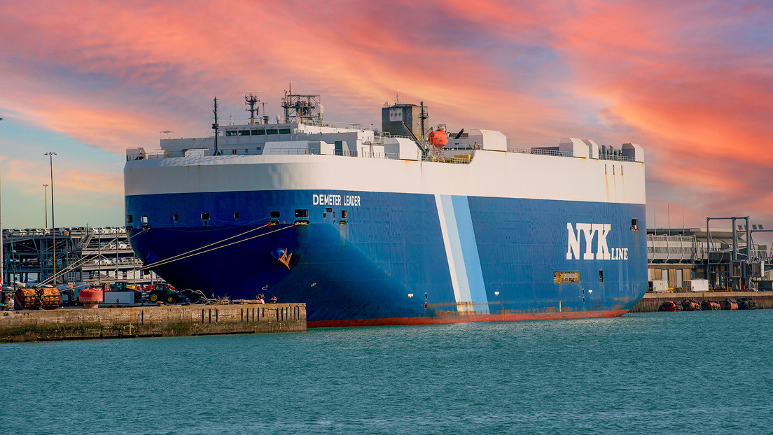 Navieras japonesas cancelan temporalmente sus operaciones en el mar Rojo