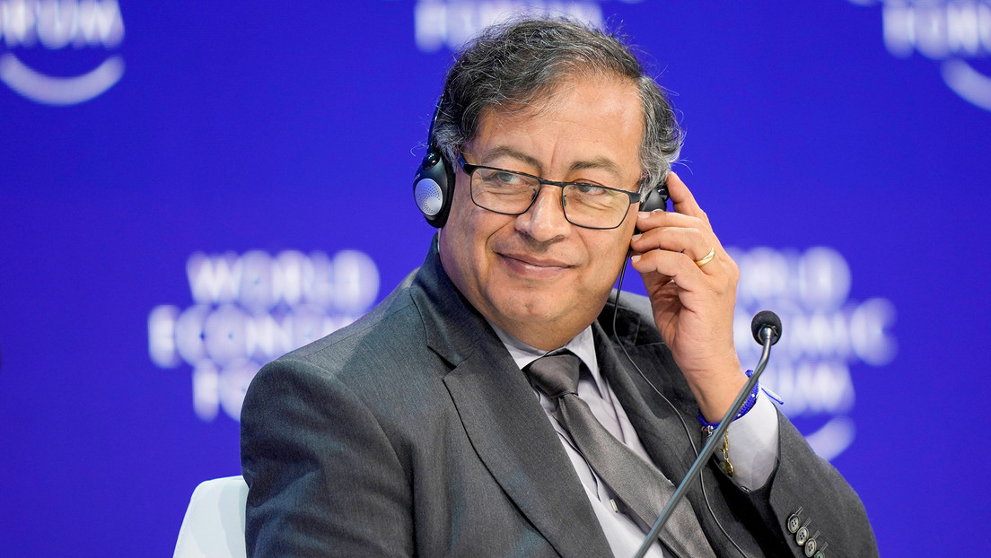 Petro denuncia en Davos el "capitalismo de fortaleza, que levanta muros y arroja bombas"