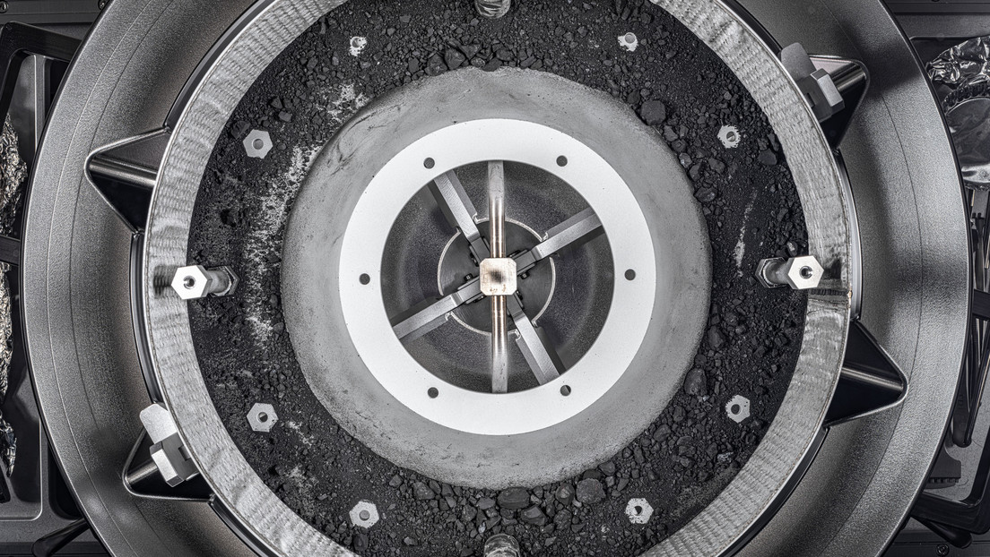 La NASA abre un tesoro cósmico: accede a polvo de un asteroide de 4.500 millones de años