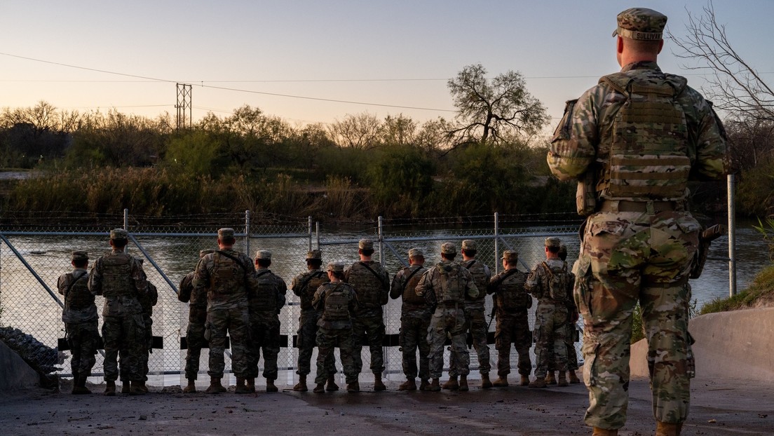 "Estoy de camino a la zona de guerra": Gobernadora de Dakota del Sur se desplaza a Texas