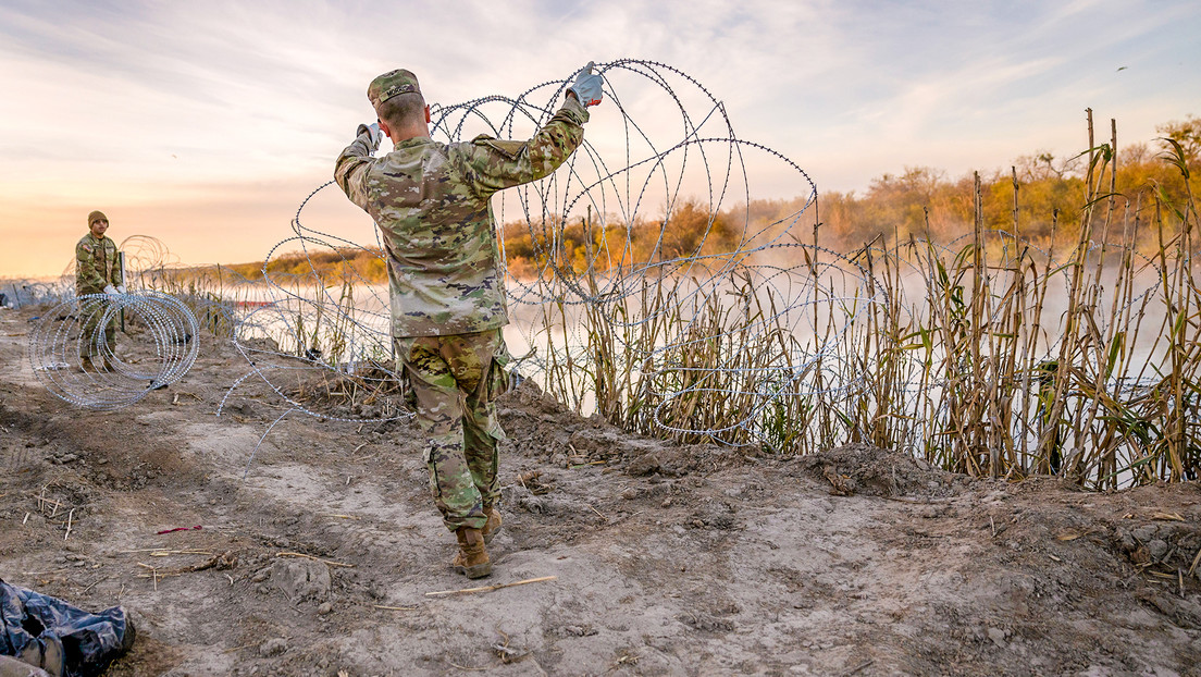 Autoridades de Texas prometen instalar alambre de púas a lo largo de toda su frontera con México