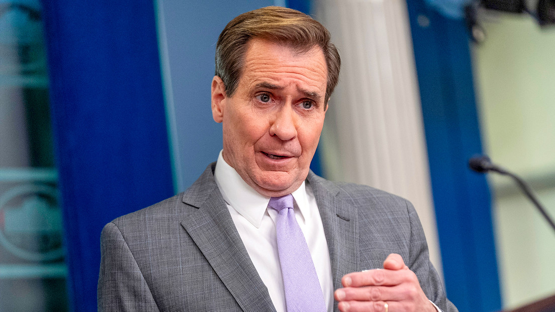 Kirby mantiene una acalorada discusión con una reportera de Al Jazeera sobre las decisiones militares de Biden en Oriente Medio