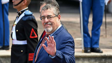 El presidente electo de Guatemala presenta al "histórico" primer gabinete paritario en su país