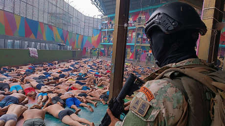 Secuestro de policías, incendios y fugas: Ecuador en su primer día bajo estado de excepción