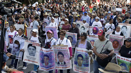 "Estamos decepcionados": familiares de los 43 estudiantes de Ayotzinapa se distancian de López Obrador