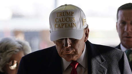 Trump gana los caucus en Iowa en un triunfo crucial en el inicio de la campaña presidencial republicana