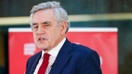 Ex primer ministro británico: EE.UU. y otras potencias deberían "persuadir a los países, en vez de darles órdenes"