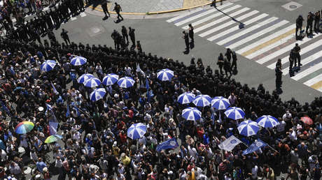 Vocero de Milei minimiza masivo paro en Argentina y tilda a convocantes de "espasmos de una casta sindical"