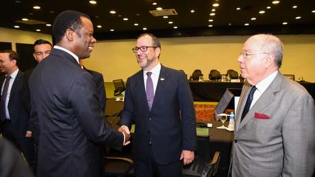 Venezuela y Guyana se comprometen a continuar el diálogo diplomático en el conflicto por el Esequibo