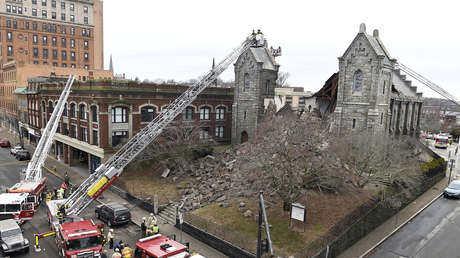 VIDEO: Momento en el que colapsa parte de una histórica iglesia en EE.UU.